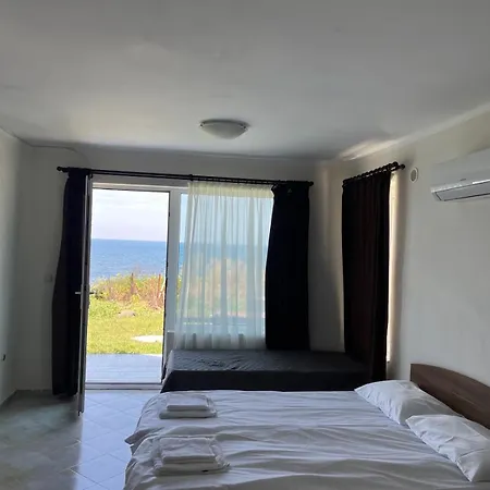 Hotel арапя